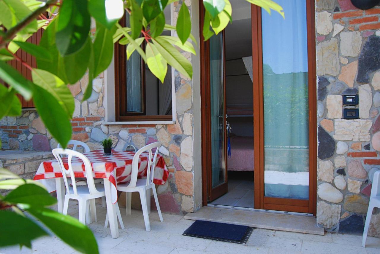 Case vacanza le vele Desenzano del Garda Exterior foto