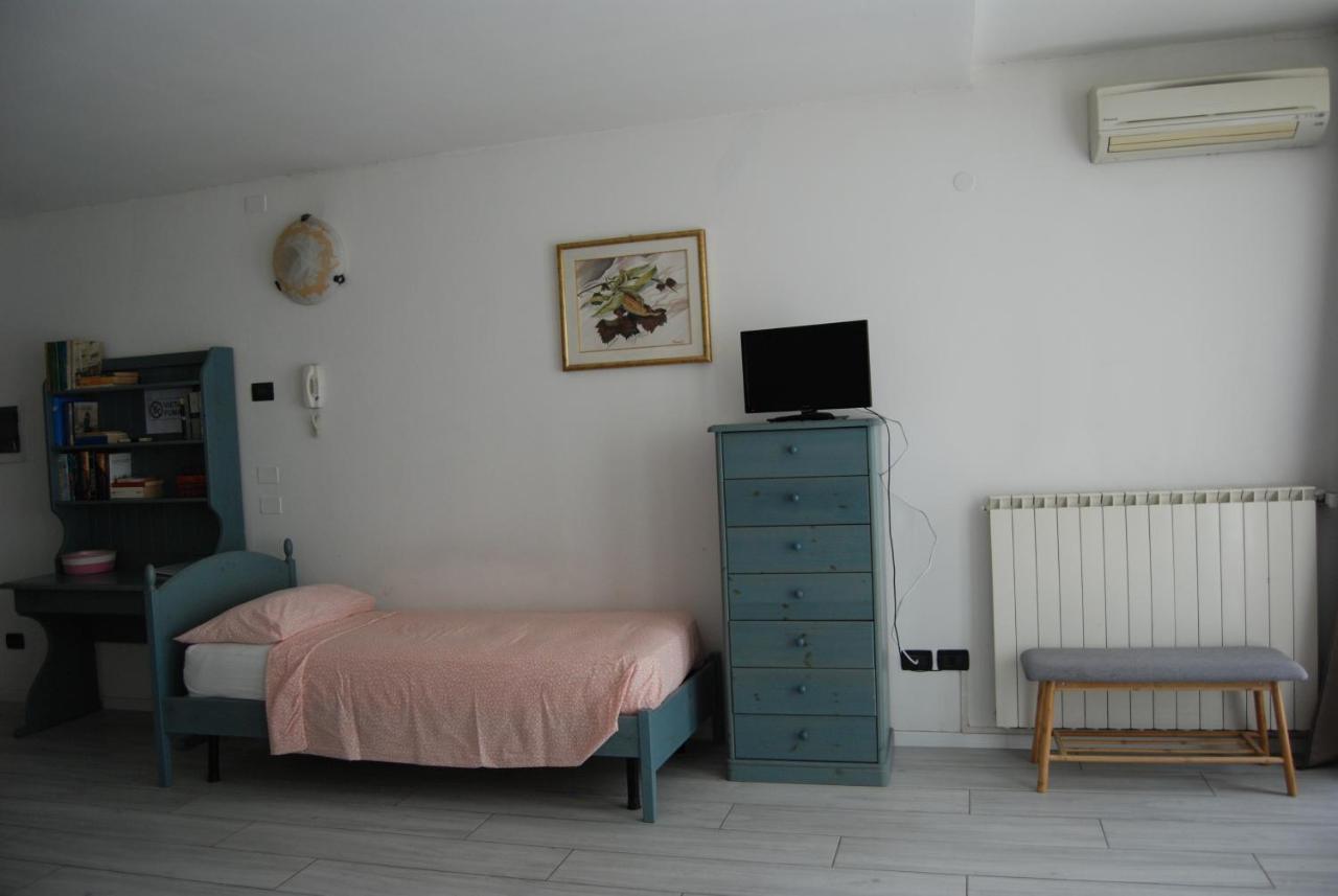 Case vacanza le vele Desenzano del Garda Exterior foto