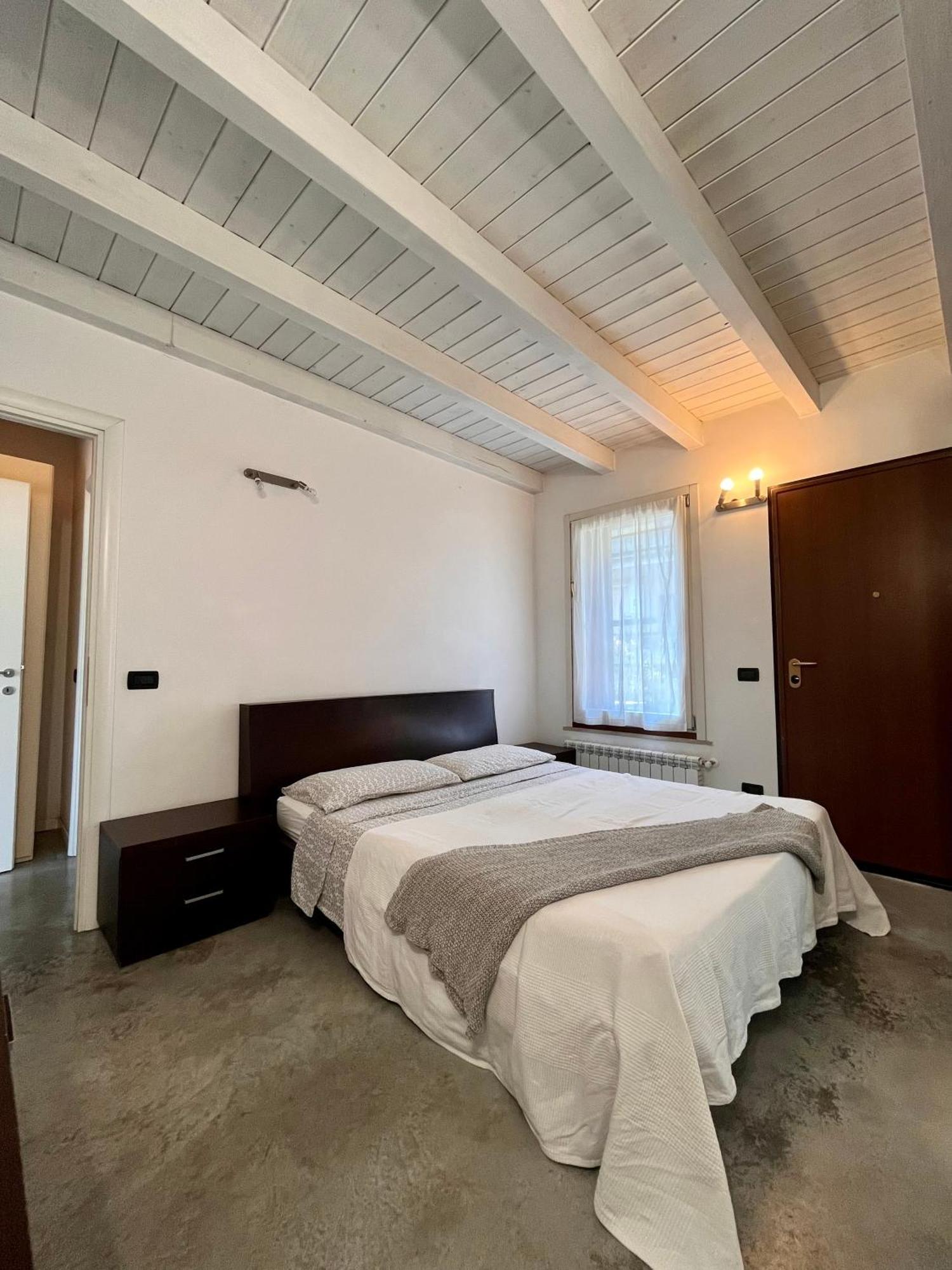 Case vacanza le vele Desenzano del Garda Exterior foto