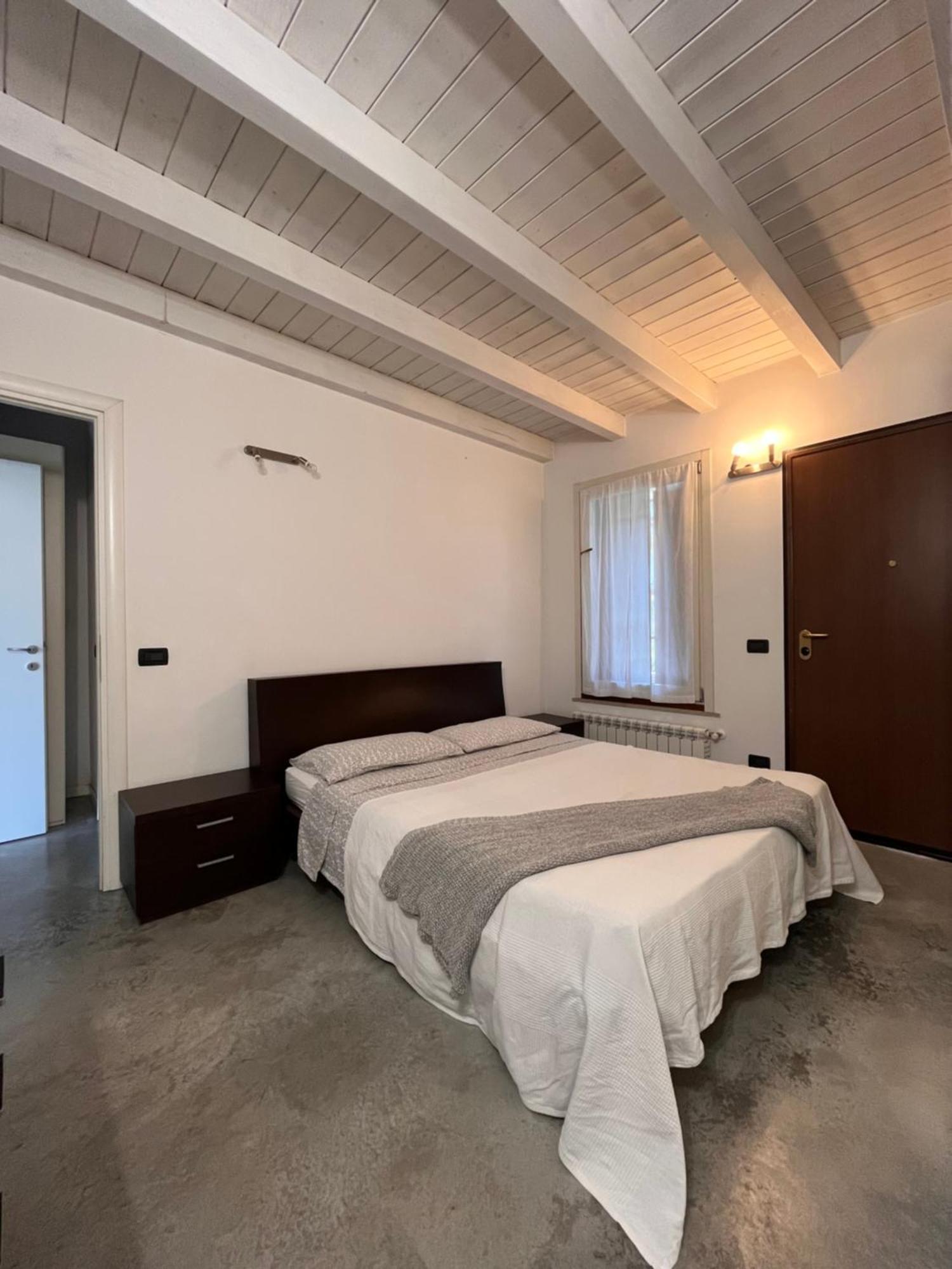 Case vacanza le vele Desenzano del Garda Exterior foto