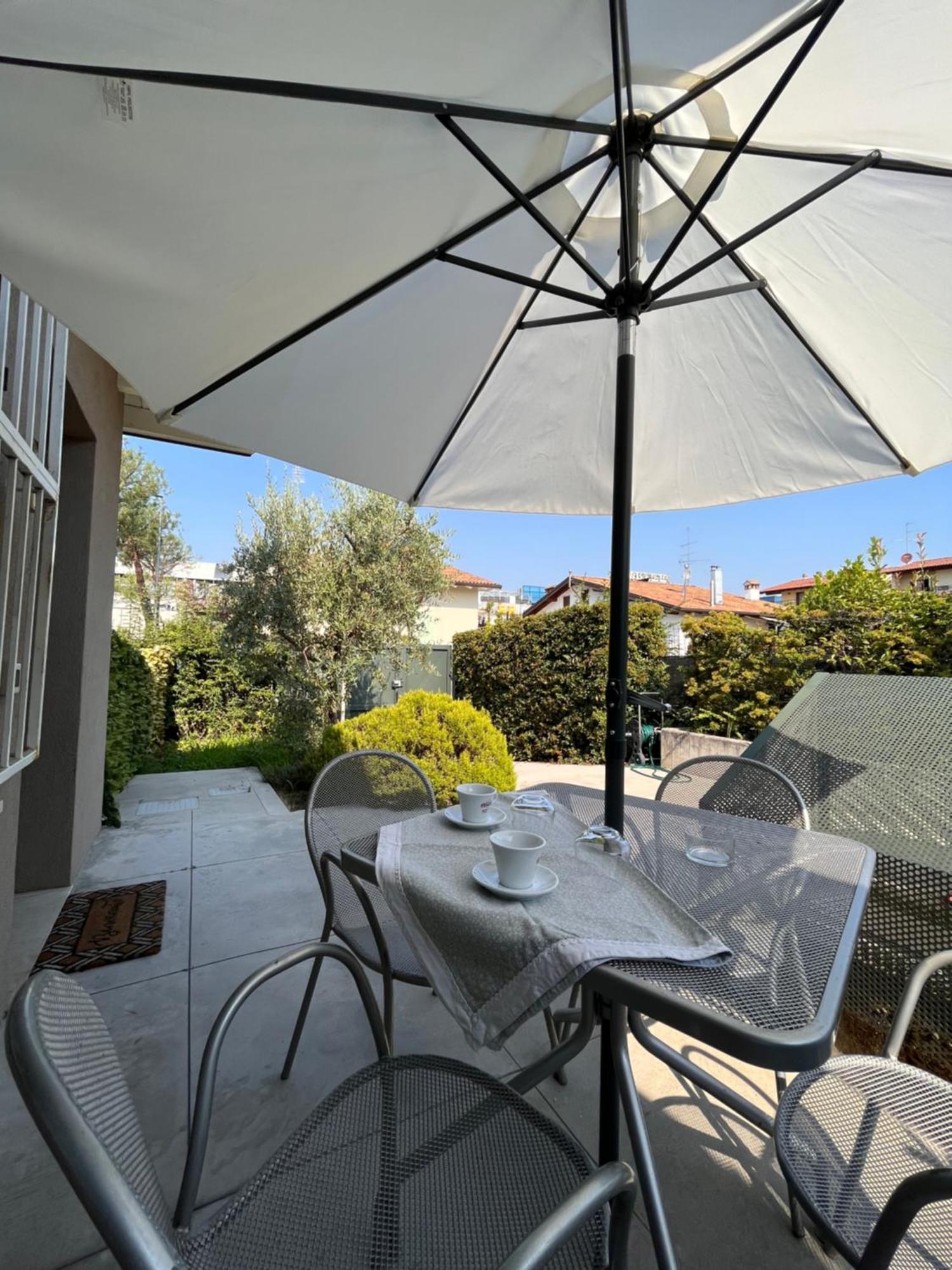 Case vacanza le vele Desenzano del Garda Exterior foto